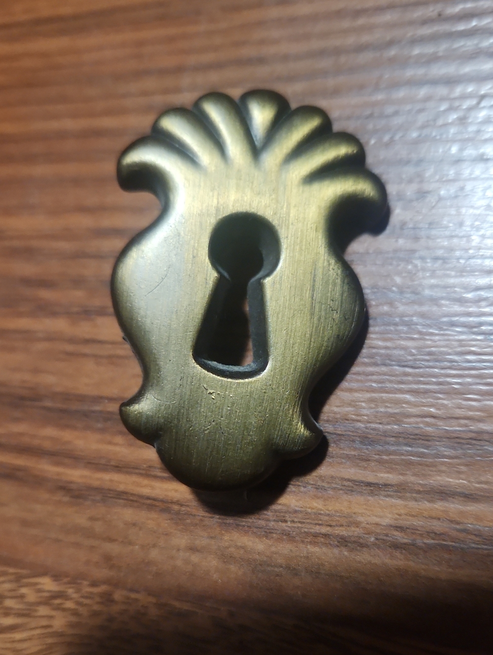 Antique-Style Brass Keyhole Escutcheon - Brass Finish